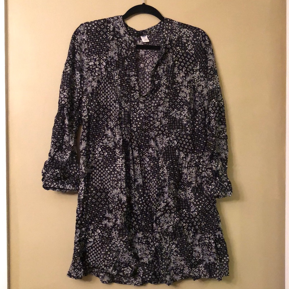 LIKE NEW Black and White patterned mini dress